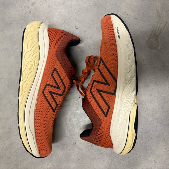 New Balance Men's 860 - Picture 4 of 6